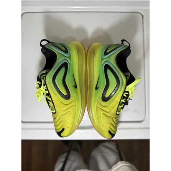Nike Air Max 720 Volt Green Black Men’s Size 10 AO2924-701 Gradient Sneakers - Picture 3 of 10